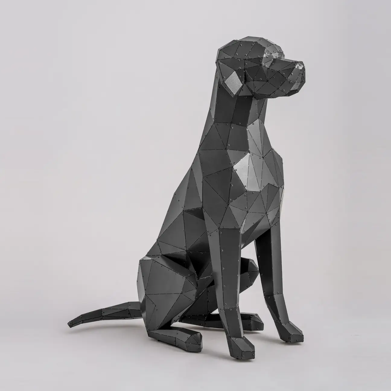 Oturan Weimaraner Heykeli V2